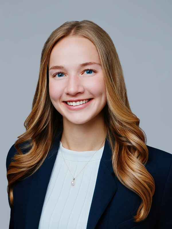 Sydney Olexa headshot