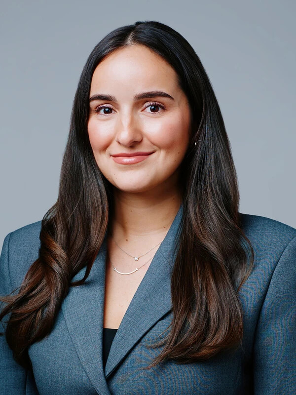 kira serafini headshot