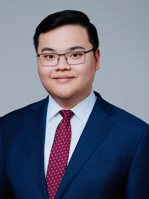 steven huynh headshot