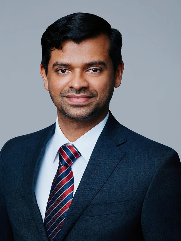 tenny silva headshot