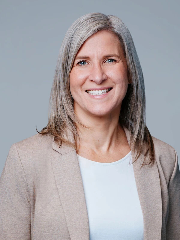 tracy gazarek headshot