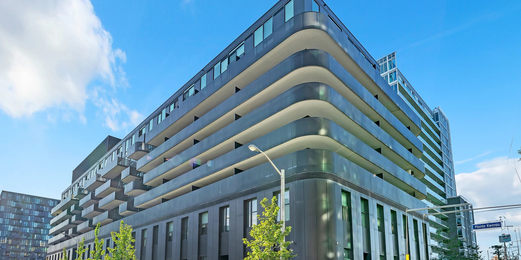 Exterior of 20 Monte