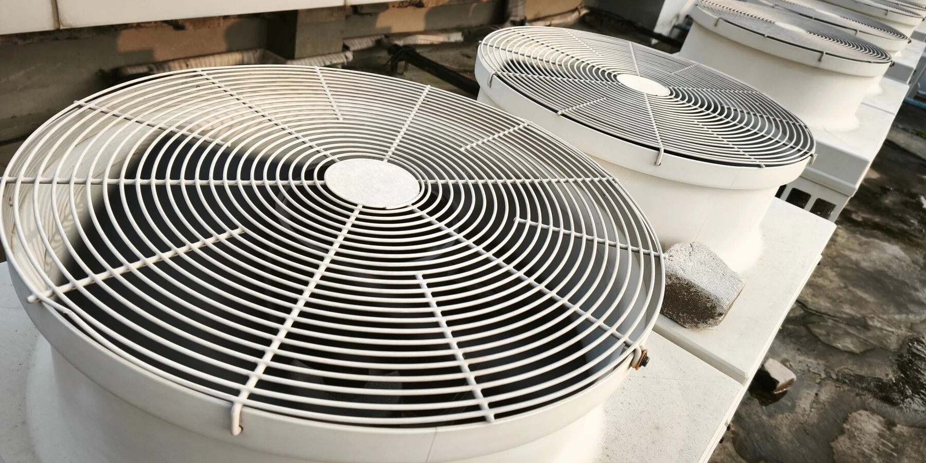 Air conditioning units
