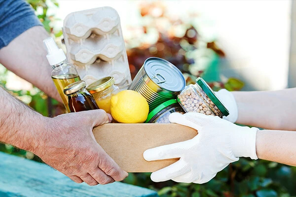 Fengate donation kicks off annual Ancaster Community Food Drive