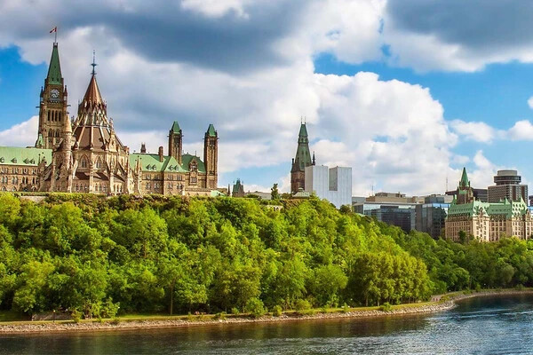 Fengate and Canderel acquire transit-oriented site in Ottawa