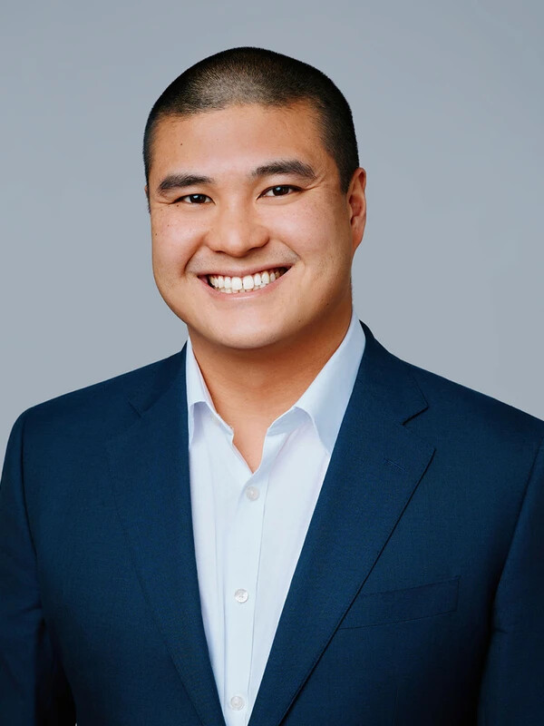 Alexander Chang headshot
