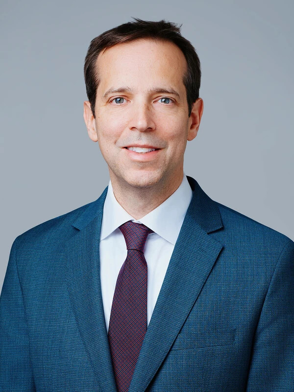 andrew cogan headshot