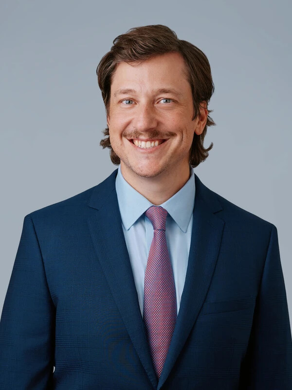 ADELSON_Benjamin headshot