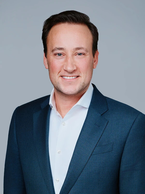 Alex glassman headshot