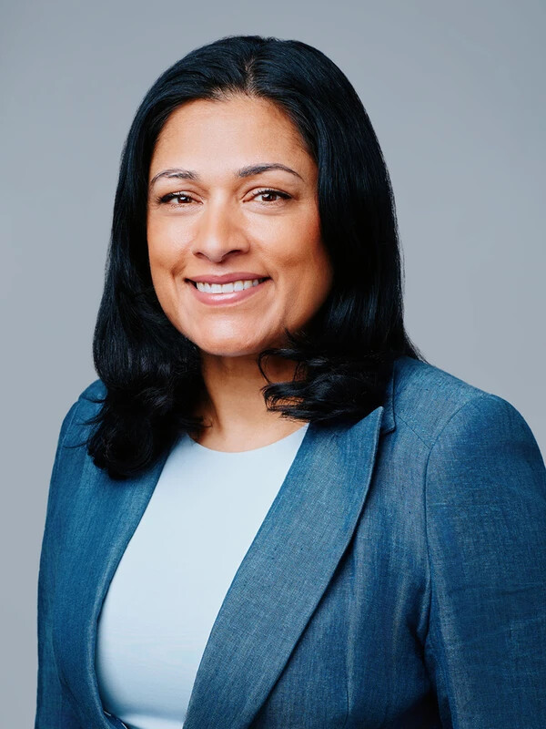 karen shira headshot