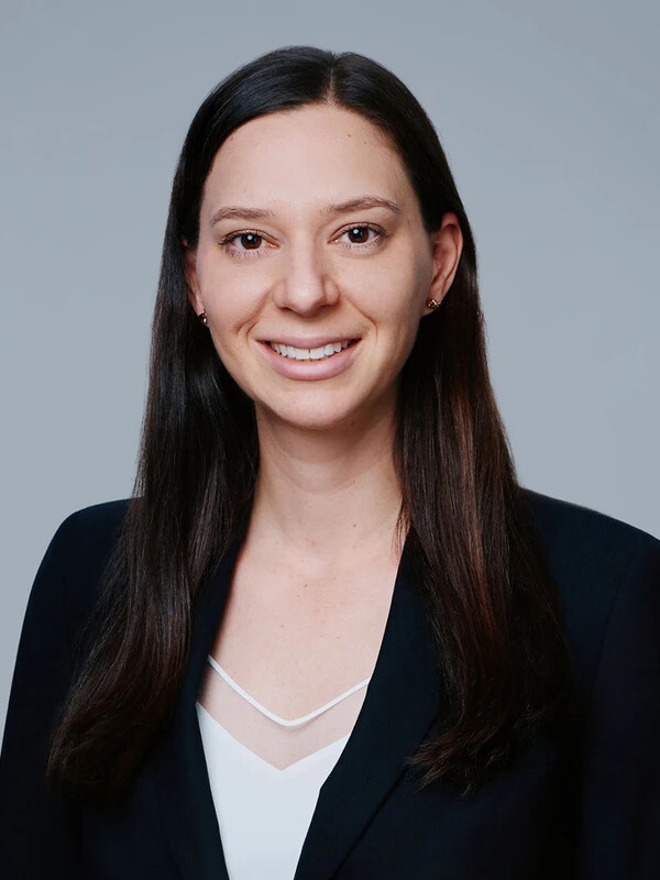 kelly mckinnon headshot