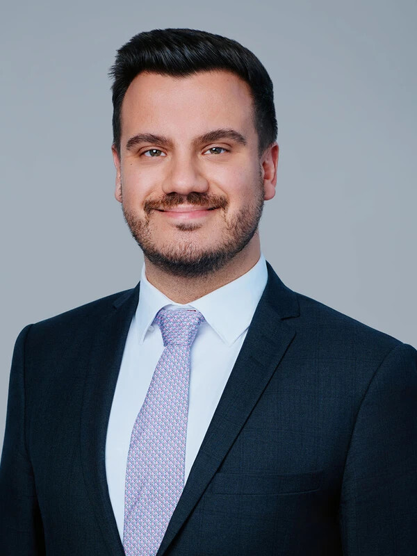 nick diamantakos headshot