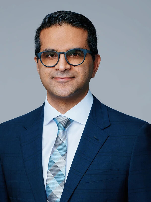 rishi bajaj headshot