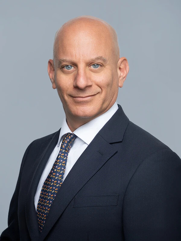 warren roll headshot