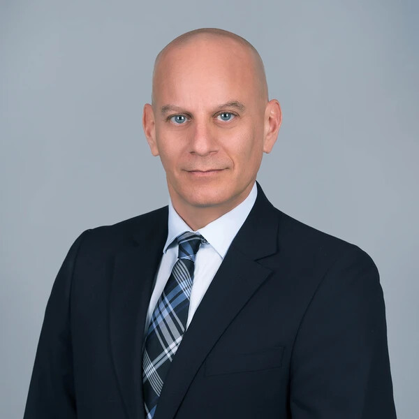 warren roll headshot