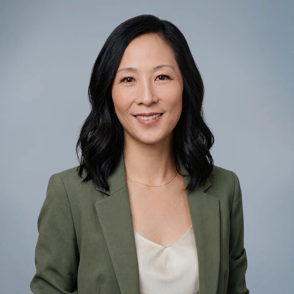 nina yoo headshot