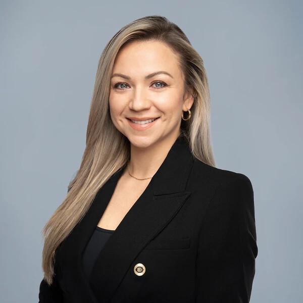 Corina Sajewski headshot