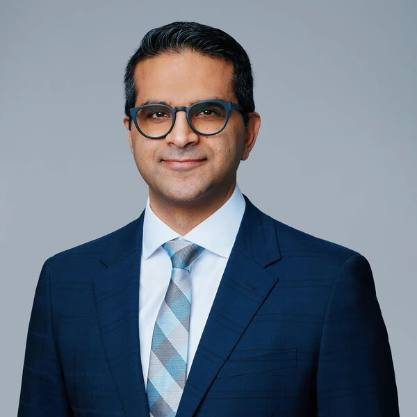 rishi bajaj headshot