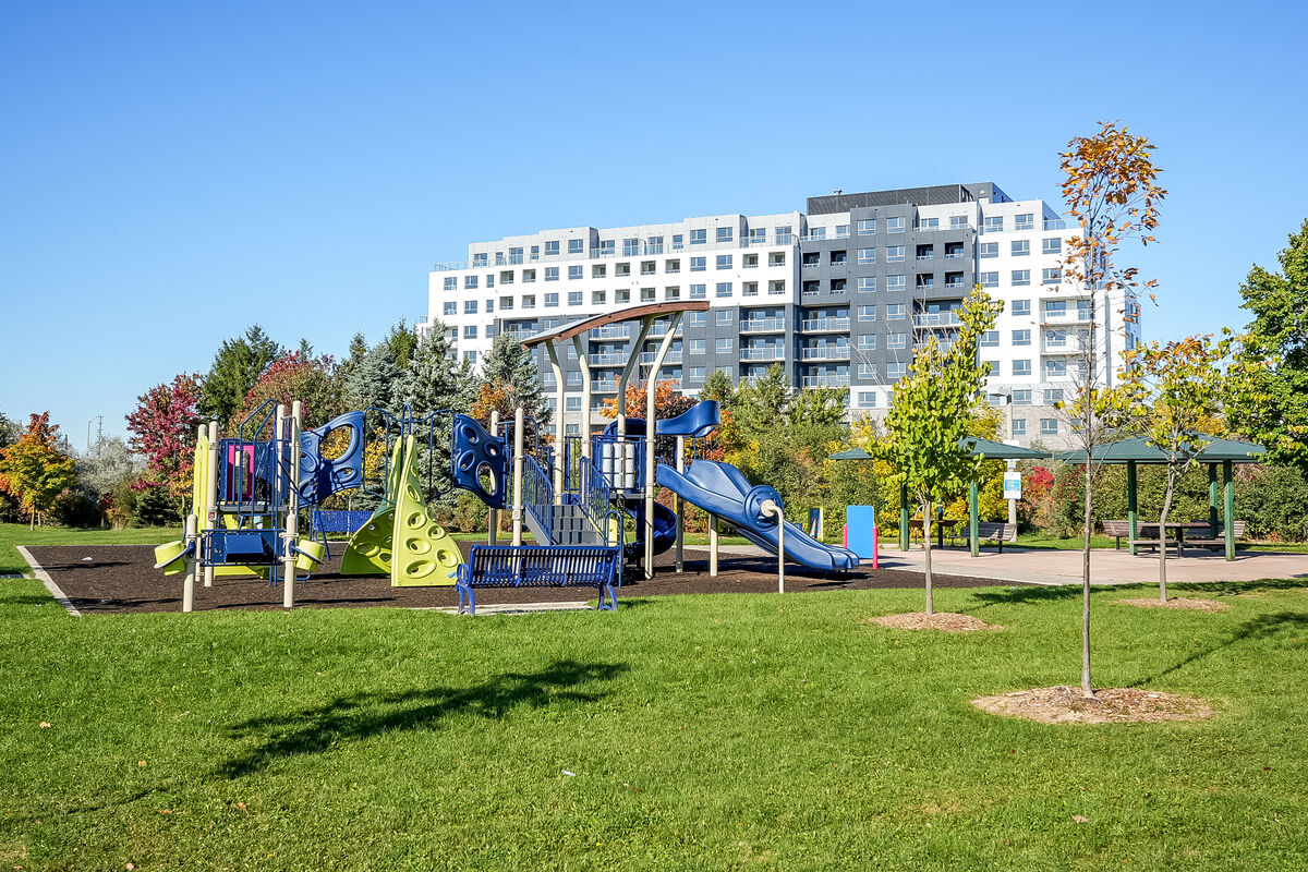 The Mannet - Urban Rentals on the Park - Playground